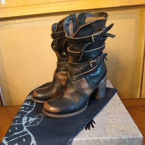 Freebird by Steven - Baker size 7,  black